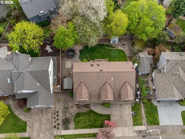 6106 CHURCHILL DOWNS Dr, West Linn, OR 97068