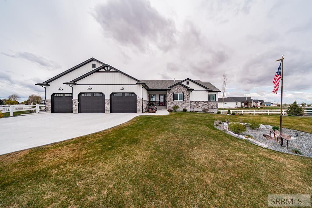 816 E 1580 N, Shelley, ID 83274
