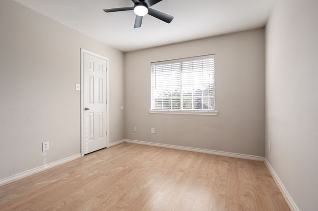 8606 Old Oak Drive, Irving, TX 75063