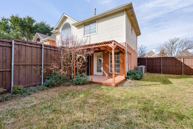 8606 Old Oak Drive, Irving, TX 75063