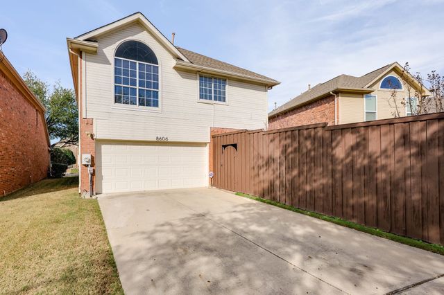 8606 Old Oak Drive, Irving, TX 75063