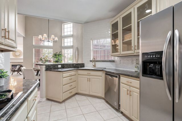 8606 Old Oak Drive, Irving, TX 75063