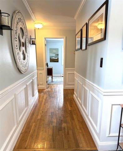 19 Walnut Drive, Shoreham, NY 11786