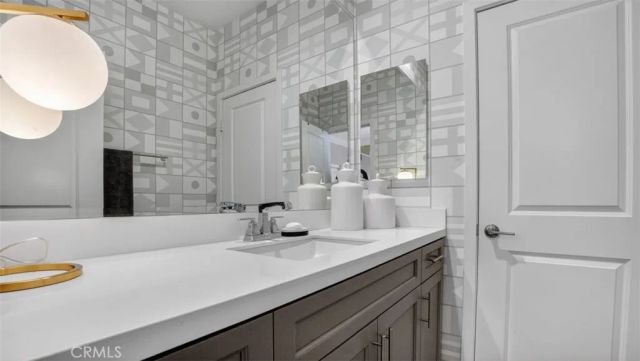 18601 Juniper Springs, Canyon Country, CA 91387