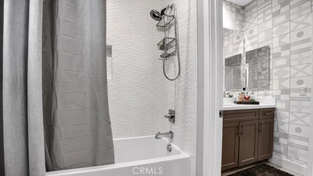 18601 Juniper Springs, Canyon Country, CA 91387