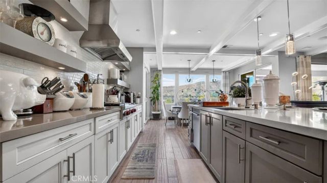 18601 Juniper Springs, Canyon Country, CA 91387