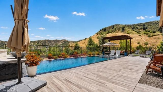 18601 Juniper Springs, Canyon Country, CA 91387