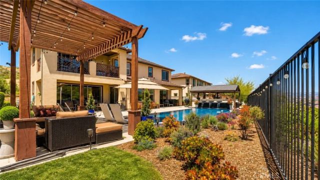18601 Juniper Springs, Canyon Country, CA 91387