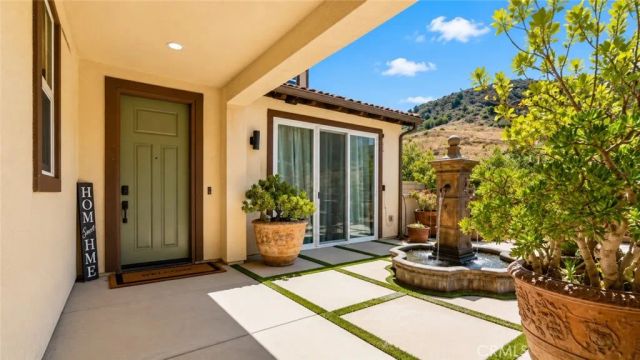 18601 Juniper Springs, Canyon Country, CA 91387