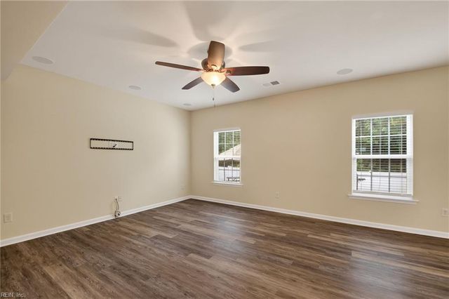 1617 Banff CT, Chesapeake, VA 23320