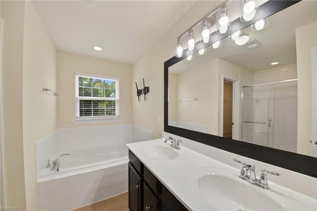 1617 Banff CT, Chesapeake, VA 23320