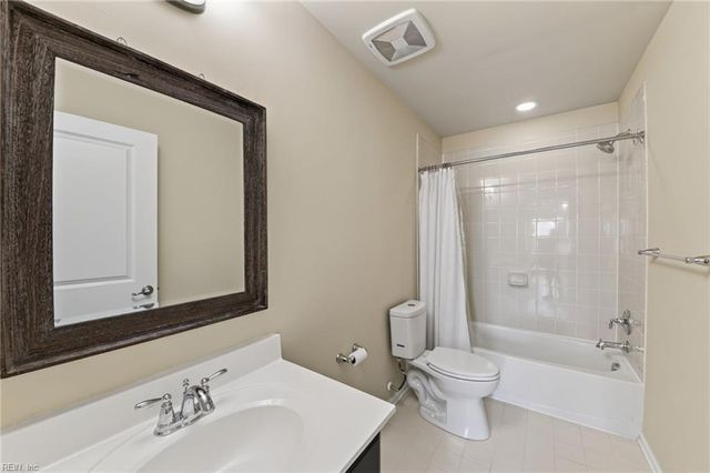 1617 Banff CT, Chesapeake, VA 23320