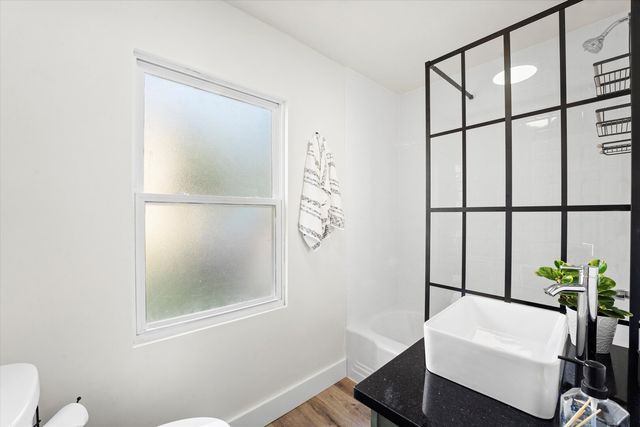 7411 N Wolcott Avenue 1E, Chicago, IL 60626