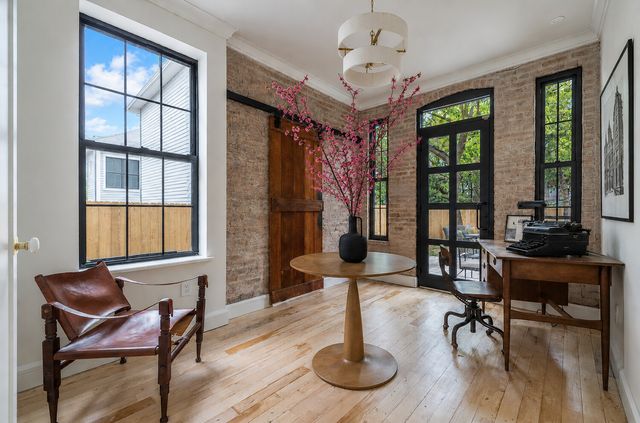 551 LEXINGTON Avenue, New York City, NY 11221