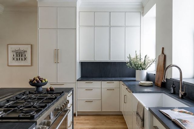 551 LEXINGTON Avenue, New York City, NY 11221