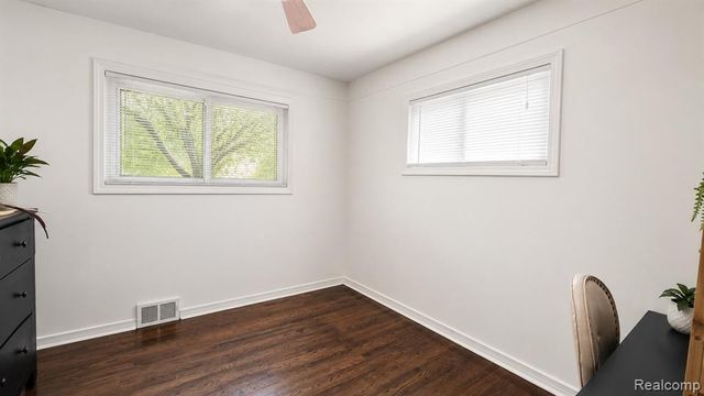 25038 Chernick Street, Taylor, MI 48180
