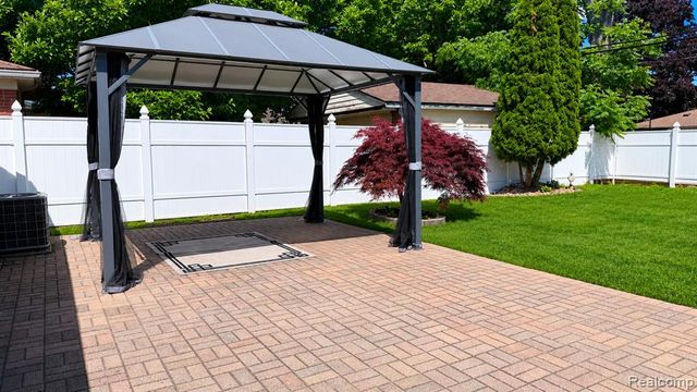 25038 Chernick Street, Taylor, MI 48180