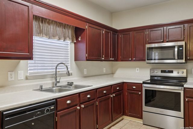 15727 Knollrun, San Antonio, TX 78247