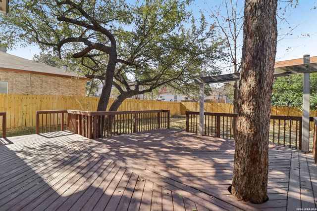 15727 Knollrun, San Antonio, TX 78247