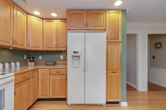 22 Horace Greeley Road, Amherst, NH 03031