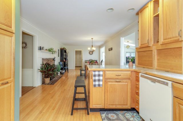 22 Horace Greeley Road, Amherst, NH 03031