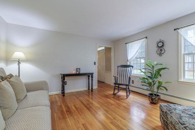 22 Horace Greeley Road, Amherst, NH 03031