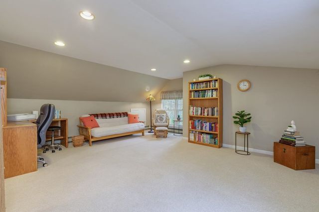 22 Horace Greeley Road, Amherst, NH 03031