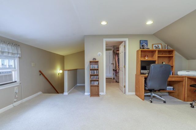 22 Horace Greeley Road, Amherst, NH 03031