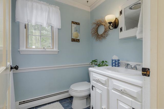 22 Horace Greeley Road, Amherst, NH 03031