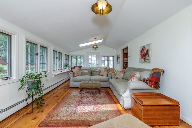 22 Horace Greeley Road, Amherst, NH 03031