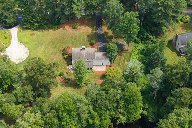 22 Horace Greeley Road, Amherst, NH 03031