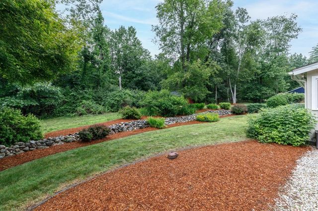 22 Horace Greeley Road, Amherst, NH 03031
