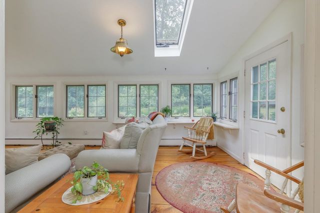 22 Horace Greeley Road, Amherst, NH 03031