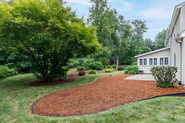 22 Horace Greeley Road, Amherst, NH 03031