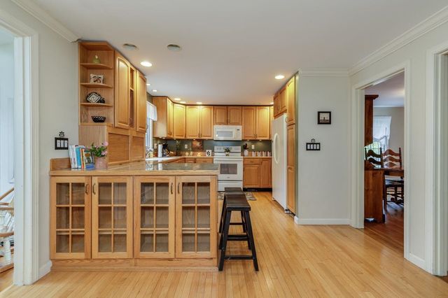 22 Horace Greeley Road, Amherst, NH 03031