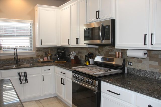 28623 Lockeridge Springs Drive, Spring, TX 77386