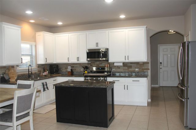 28623 Lockeridge Springs Drive, Spring, TX 77386