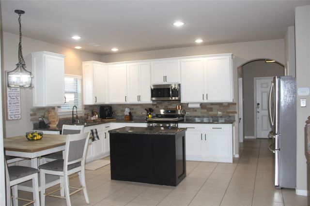 28623 Lockeridge Springs Drive, Spring, TX 77386