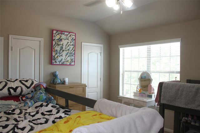 28623 Lockeridge Springs Drive, Spring, TX 77386