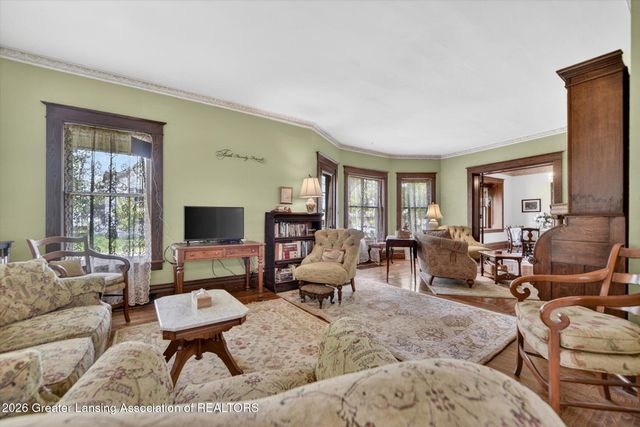 124 W Lincoln Street, Grand Ledge, MI 48837