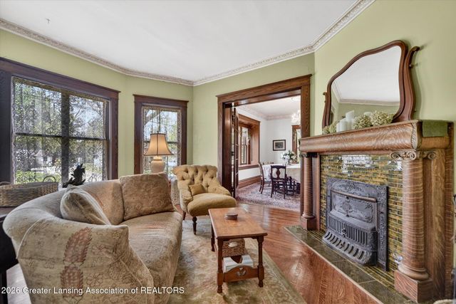 124 W Lincoln Street, Grand Ledge, MI 48837