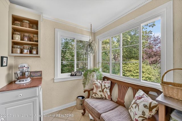 124 W Lincoln Street, Grand Ledge, MI 48837