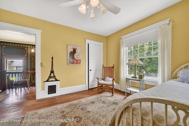 124 W Lincoln Street, Grand Ledge, MI 48837