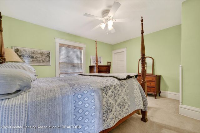 124 W Lincoln Street, Grand Ledge, MI 48837