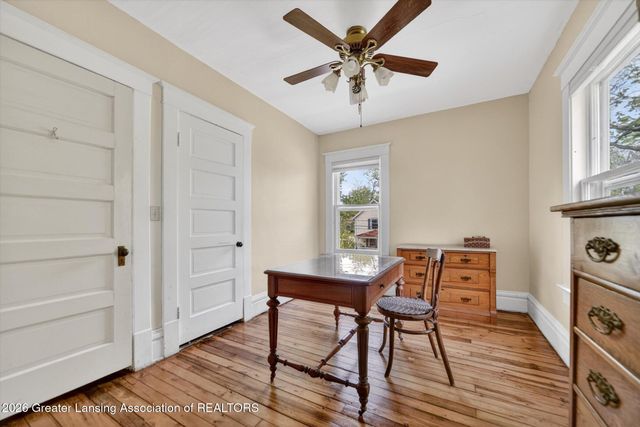 124 W Lincoln Street, Grand Ledge, MI 48837