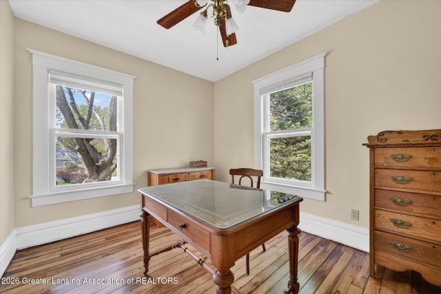 124 W Lincoln Street, Grand Ledge, MI 48837