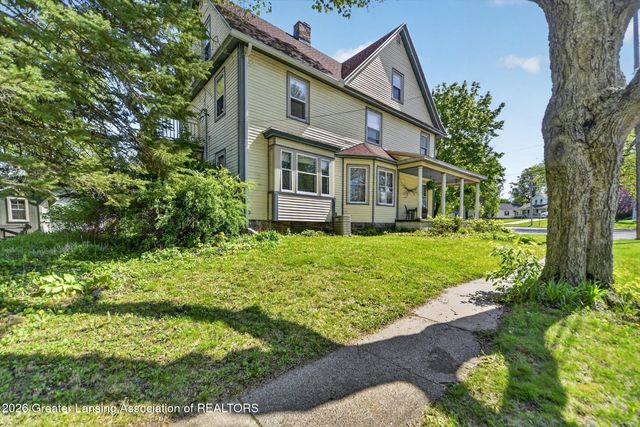 124 W Lincoln Street, Grand Ledge, MI 48837