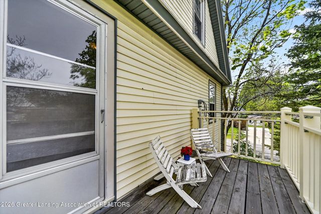 124 W Lincoln Street, Grand Ledge, MI 48837