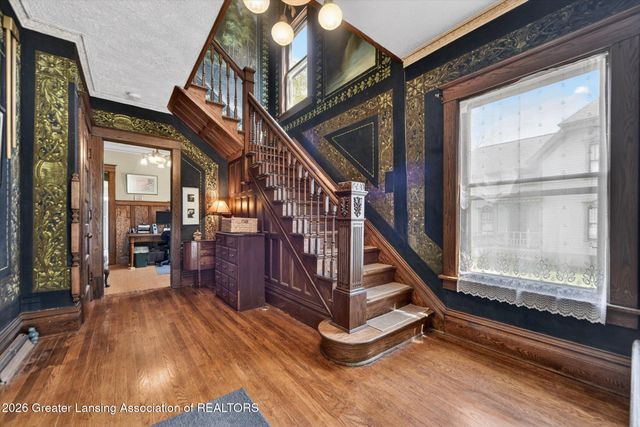 124 W Lincoln Street, Grand Ledge, MI 48837