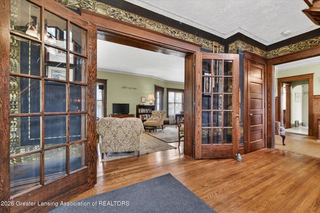 124 W Lincoln Street, Grand Ledge, MI 48837